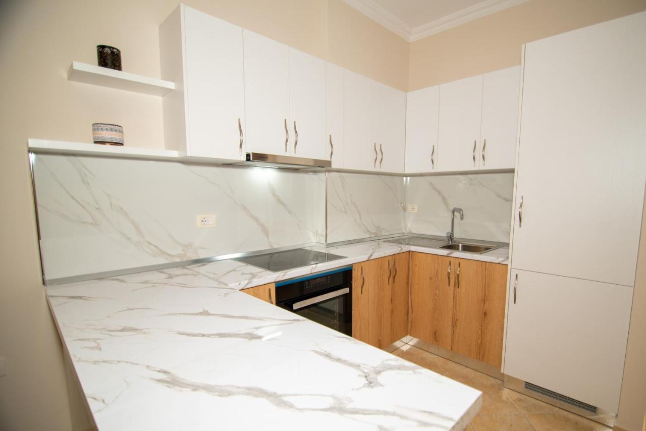 Ami Apartament Вльора Екстер'єр фото