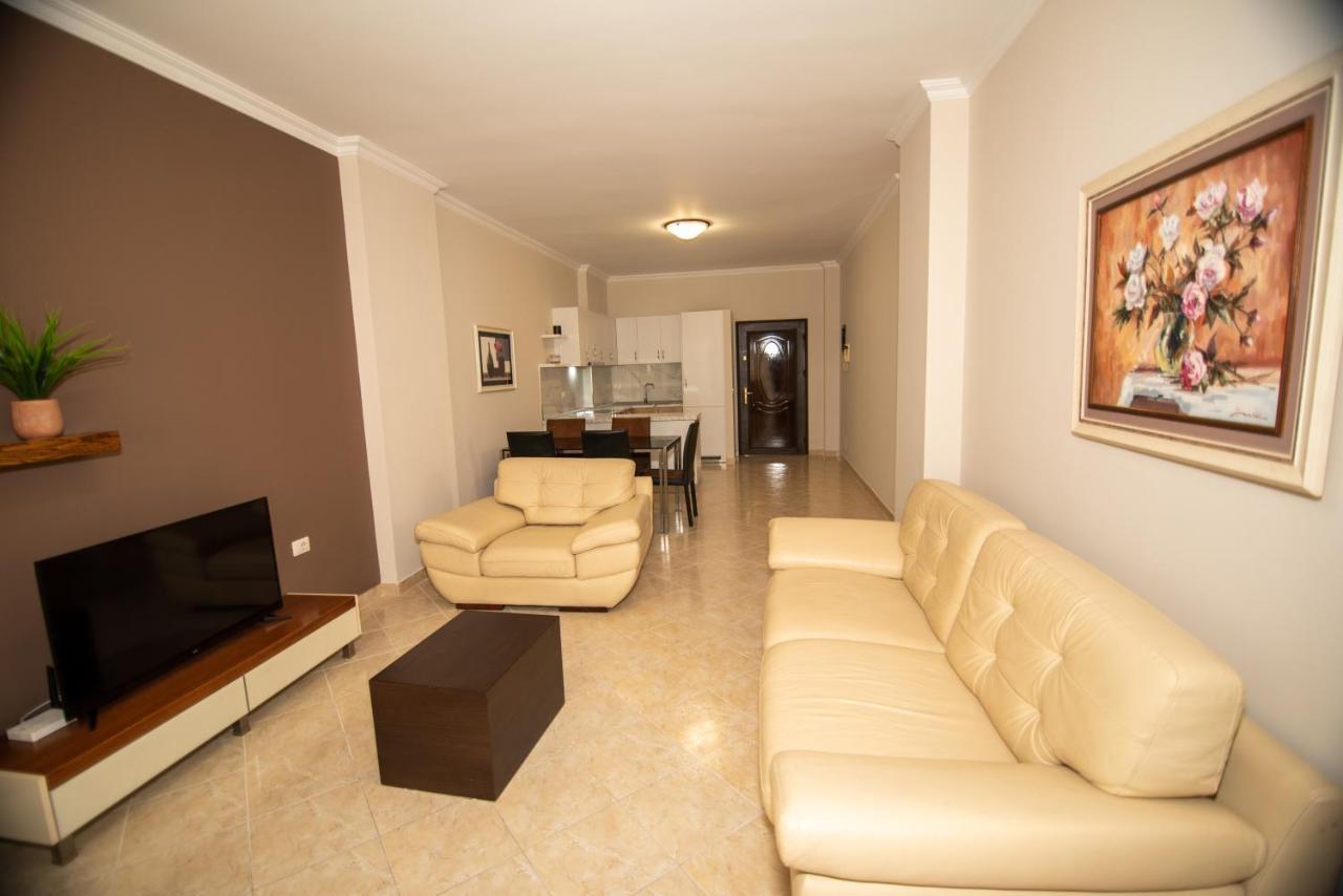 Ami Apartament Вльора Екстер'єр фото
