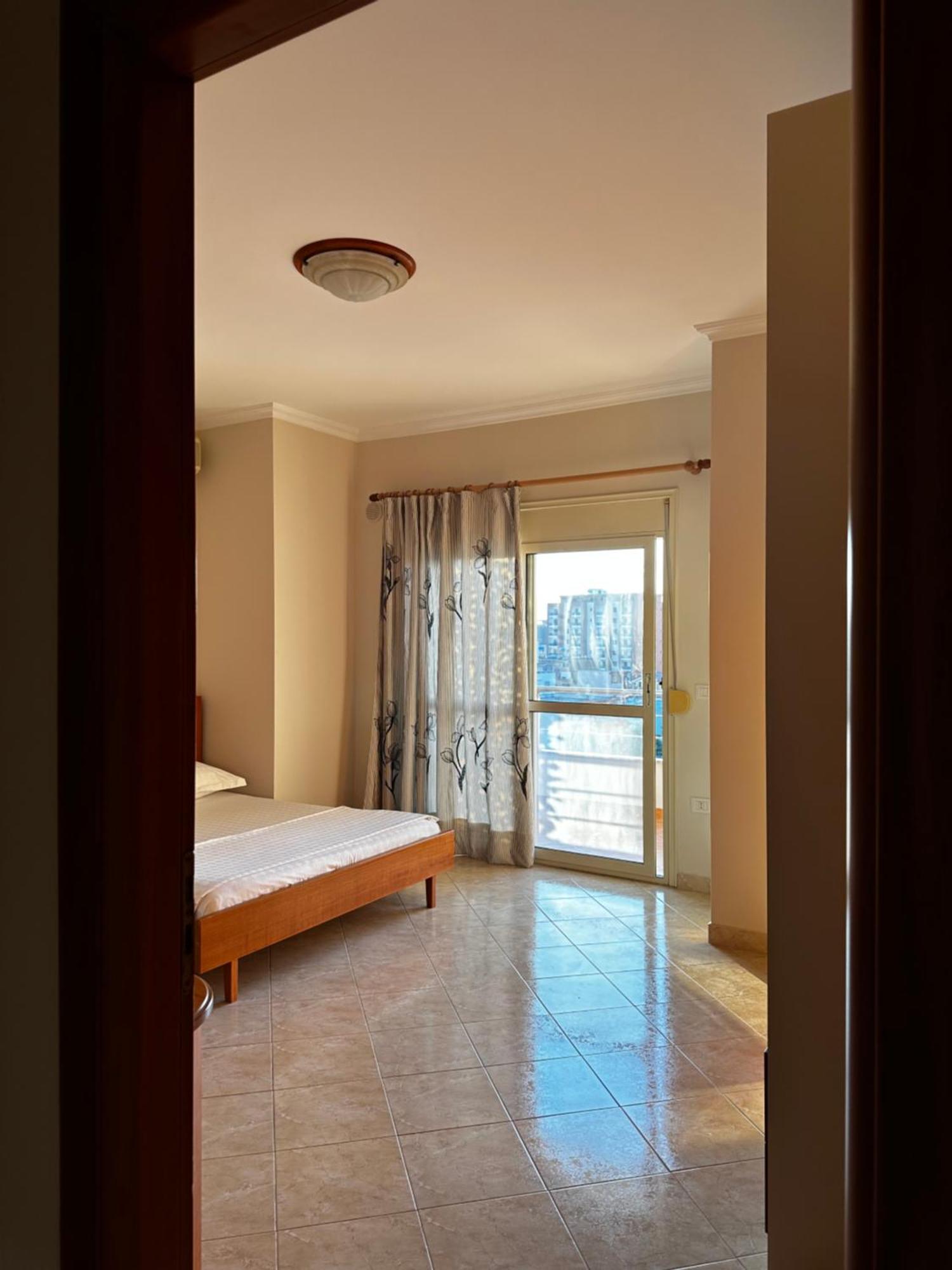 Ami Apartament Вльора Екстер'єр фото